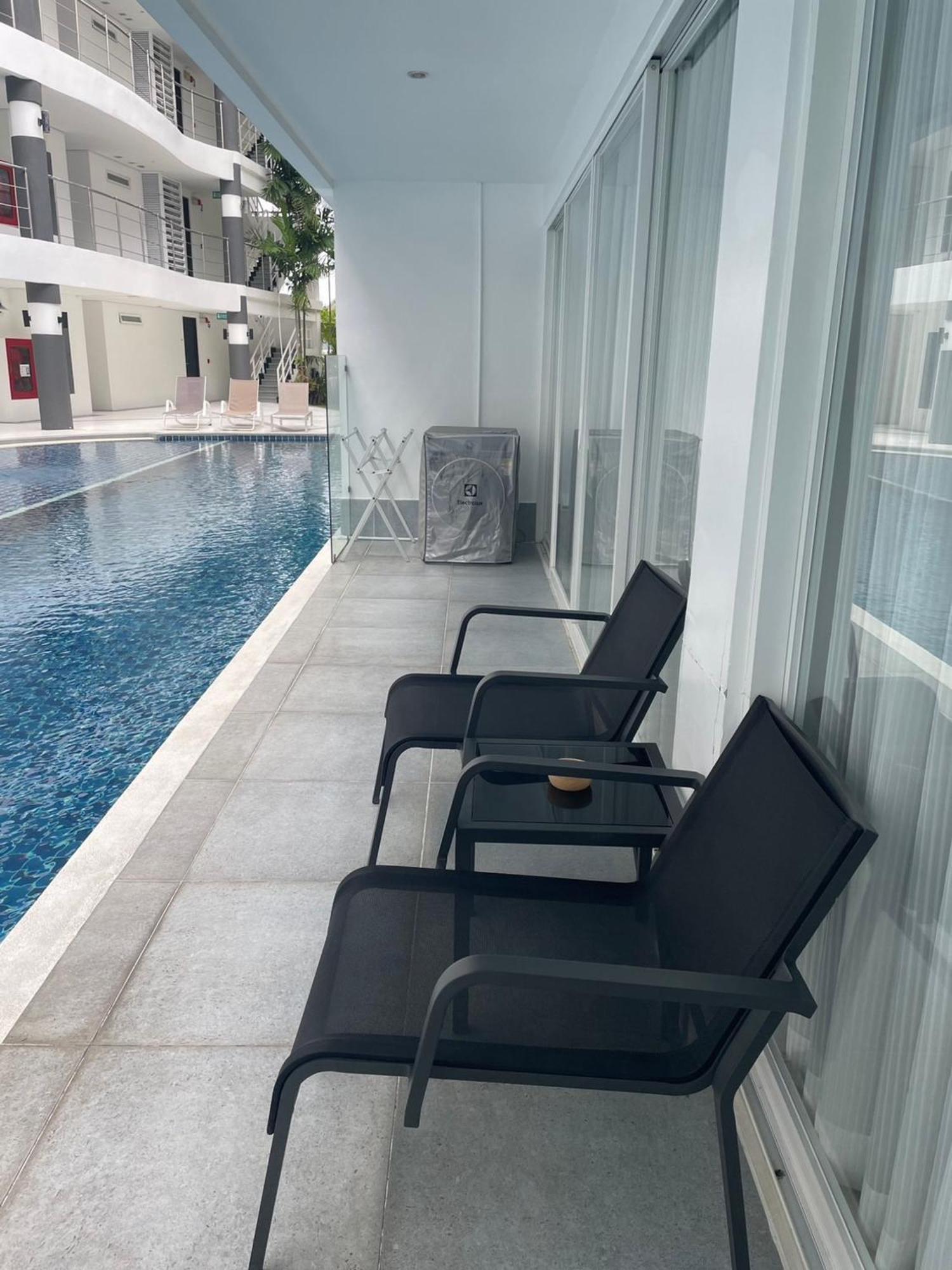 B14 Pool Access Partial Seaview 2brs 1 Bath Karon Appartamento